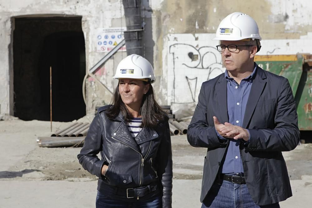 Visita de la alcaldesa de Gijón y los portavoces municipales a las obras de Tabacalera