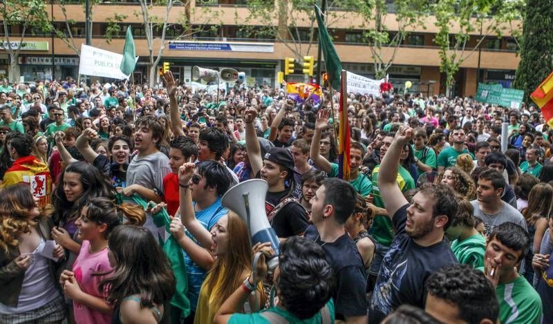 Fotogalería de la protesta en Zaragoza contra la 'ley Wert' y los recortes