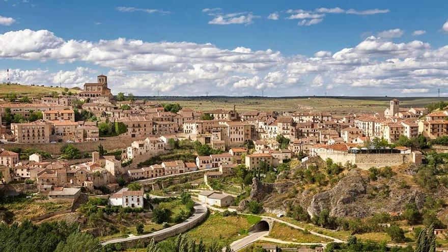 Si eres amante de los pueblos medievales, no dudes en visitar esta joya a una hora de la capital