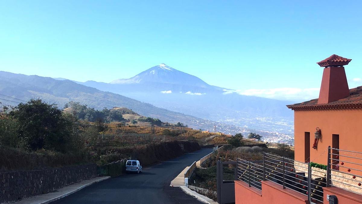 Asfaltado en el Camino Real Orotava, en El Sauzal