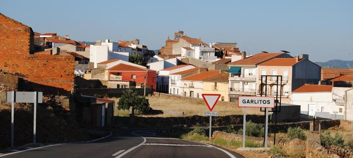 Entrada a Garlitos, municipio de La Siberia extremeña en el que residía la víctima.