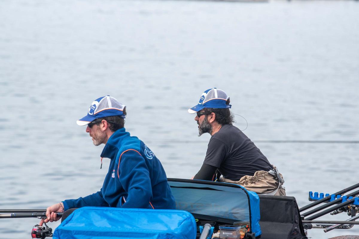 Competición de pesca en el dique de abrigo