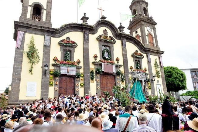 Procesion y Romeria por las Fiestas de las ...