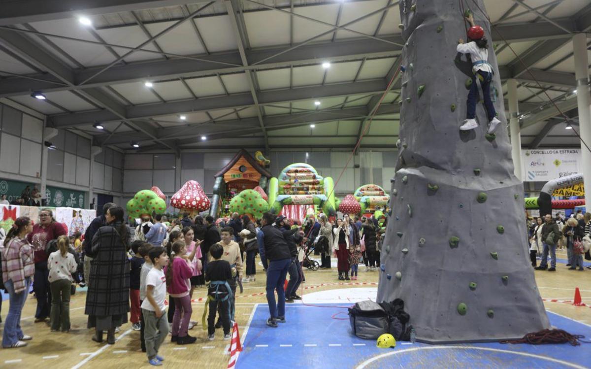 Puesto de venta 
de merchandising.
|  Bernabé/Ángel Abeledo