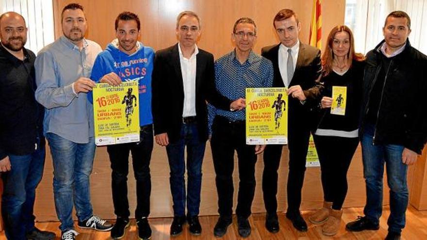 Els participants a la presentació, amb Aires, Martín Bravo, Ariso i Prat (del segon al cinquè, per l&#039;esquerra)