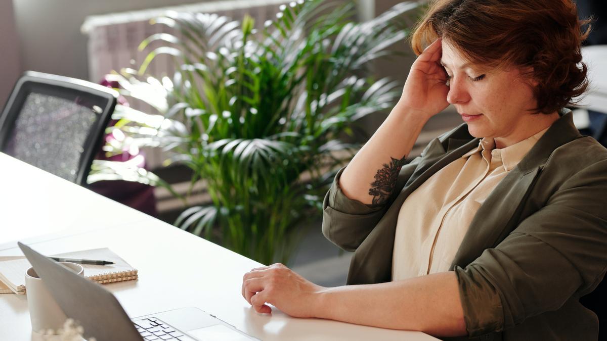 El síndrome del impostor es más frecuente entre las mujeres que entre los hombres.