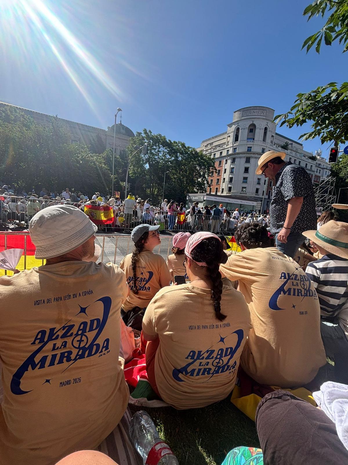 Los zamoranos, a pleno sol en el centro de Madrid.