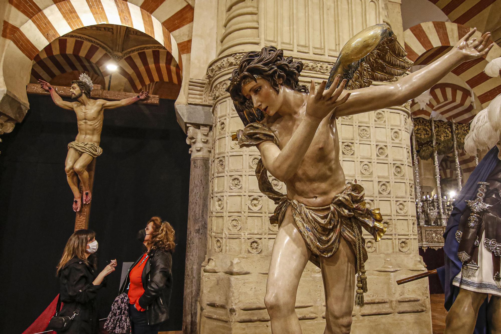 La exposición Arte y cofradías en Córdoba en imágenes