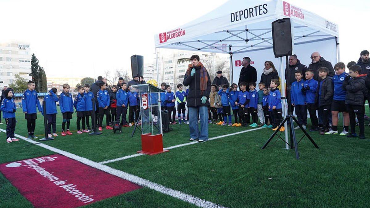 El Campo Municipal de Fútbol Alfredo Cenarriaga abre sus puertas tras su renovación.