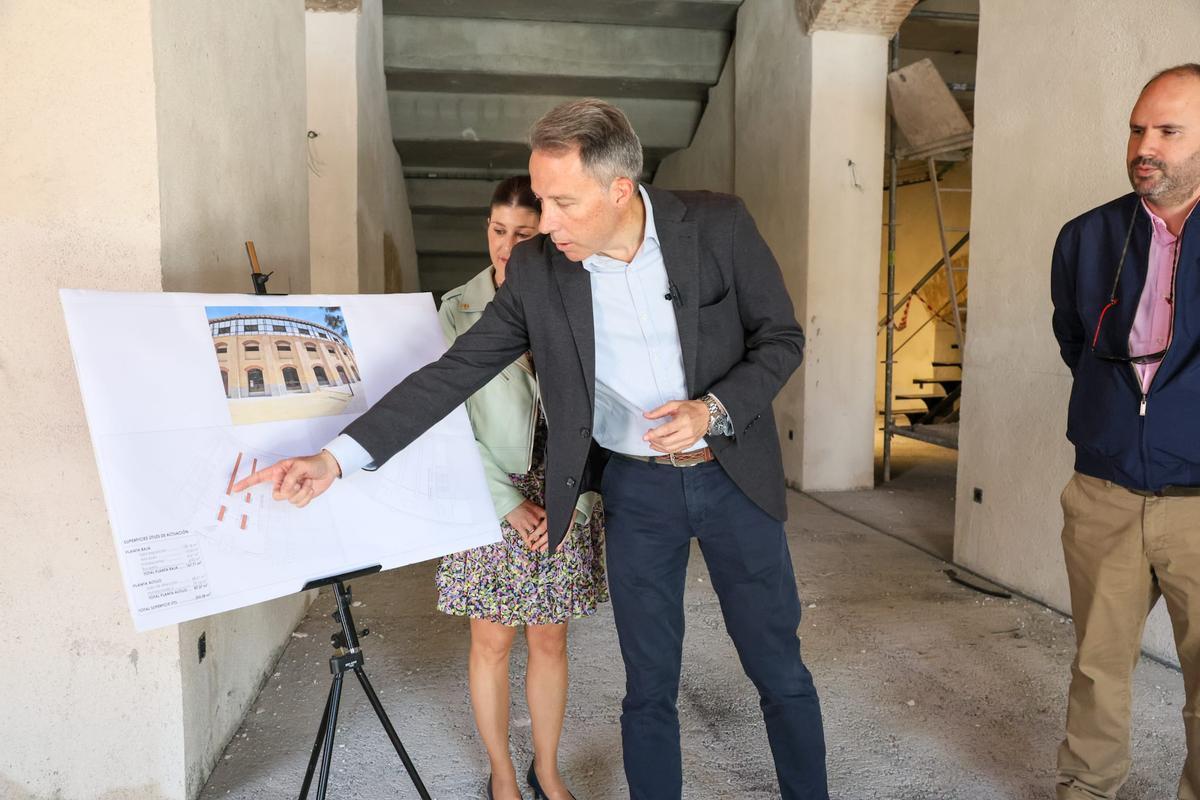 Fulgencio Gil explica el proyecto que ya se está ejecutando.