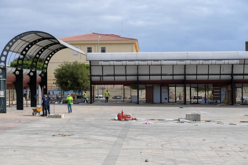 Estado de abandono del antiguo mercado de los sabores de Vecindario