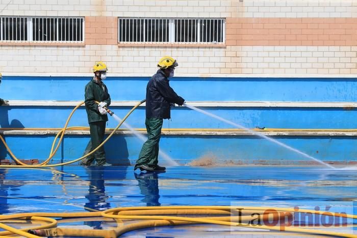 Limpian Los Alcázares tras las fuertes lluvias de los últimos días