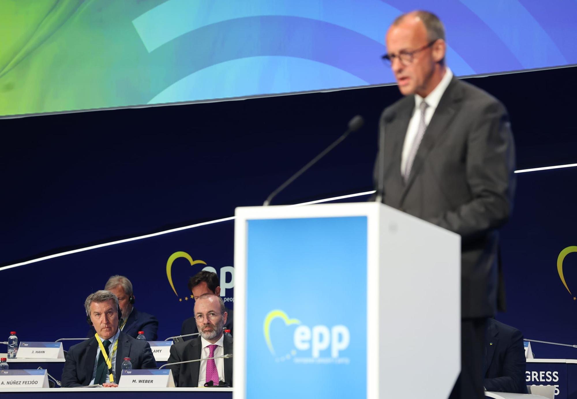 La primera jornada del congreso del PPE en València, en imágenes