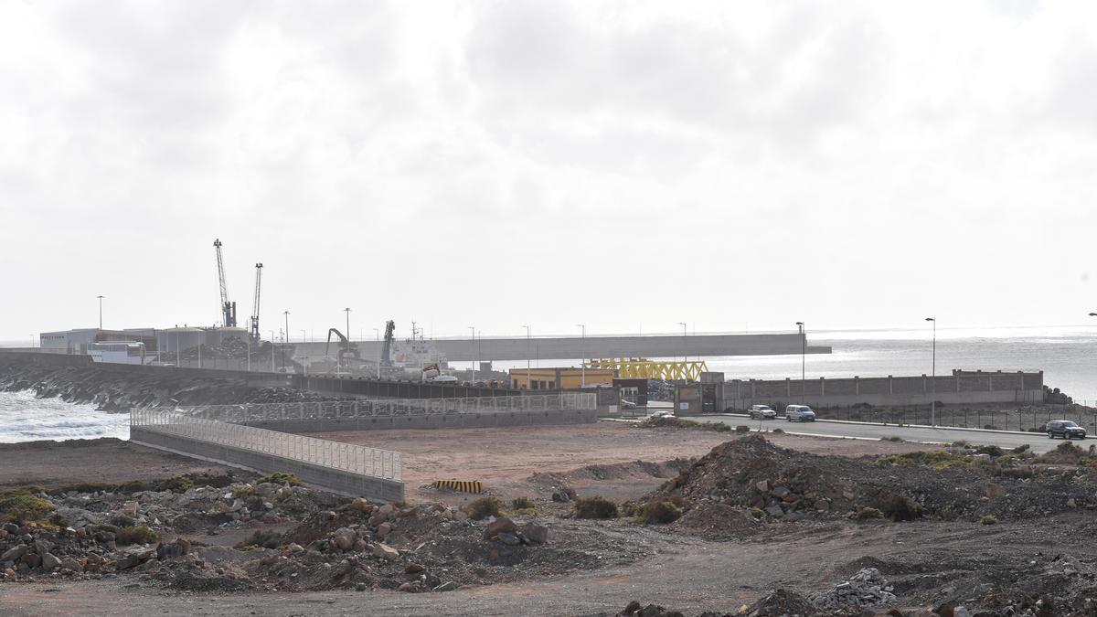 Imagen general del Puerto de Arinaga en la zona costera del municipio de Agüimes.