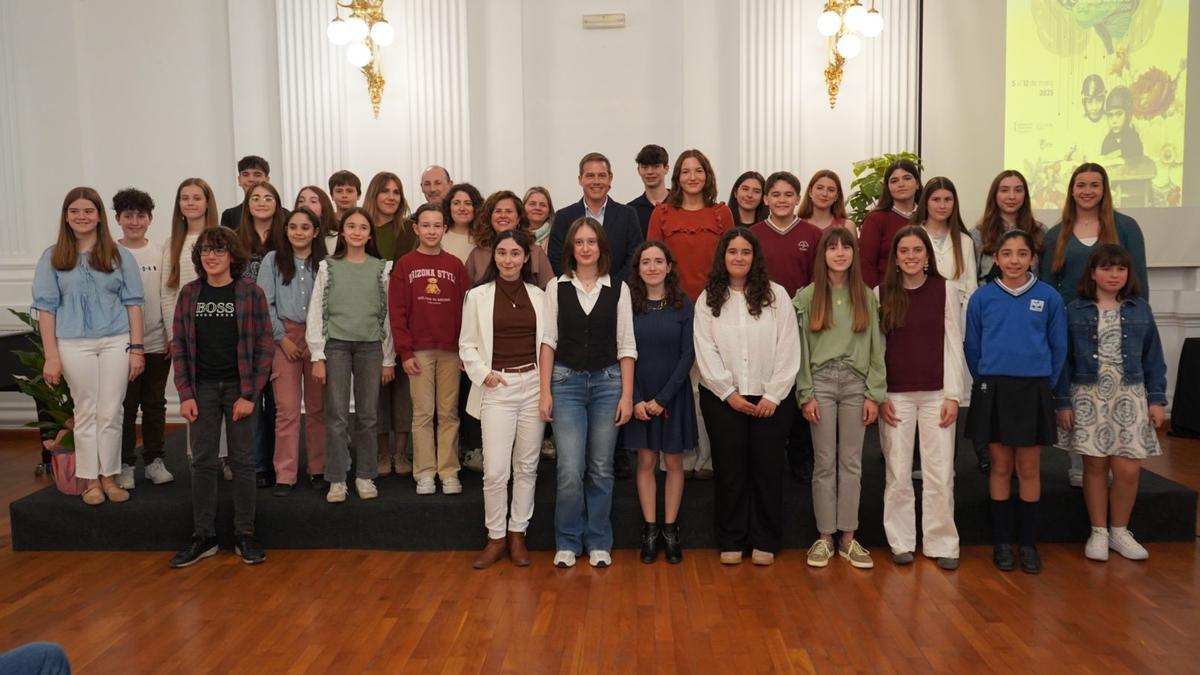 Los alumnos reconocidos este miércoles en Xàtiva por su rendimiento académico.