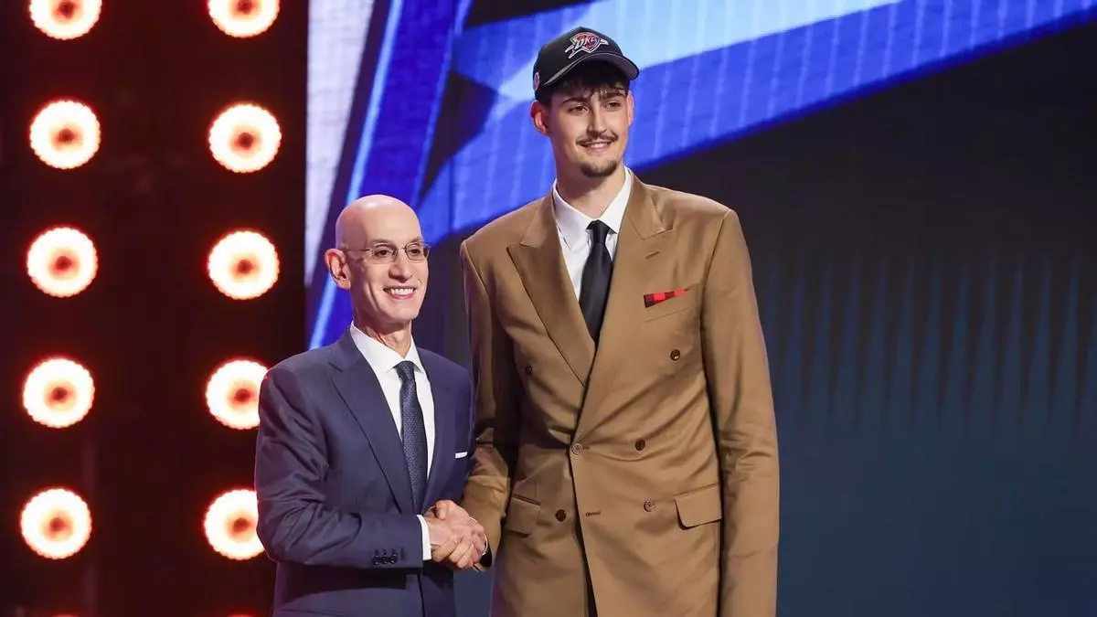 Aday Mara, seleccionado en el puesto 12 por Oklahoma City Thunder, un candidato al título de la NBA y campeón en 2025
