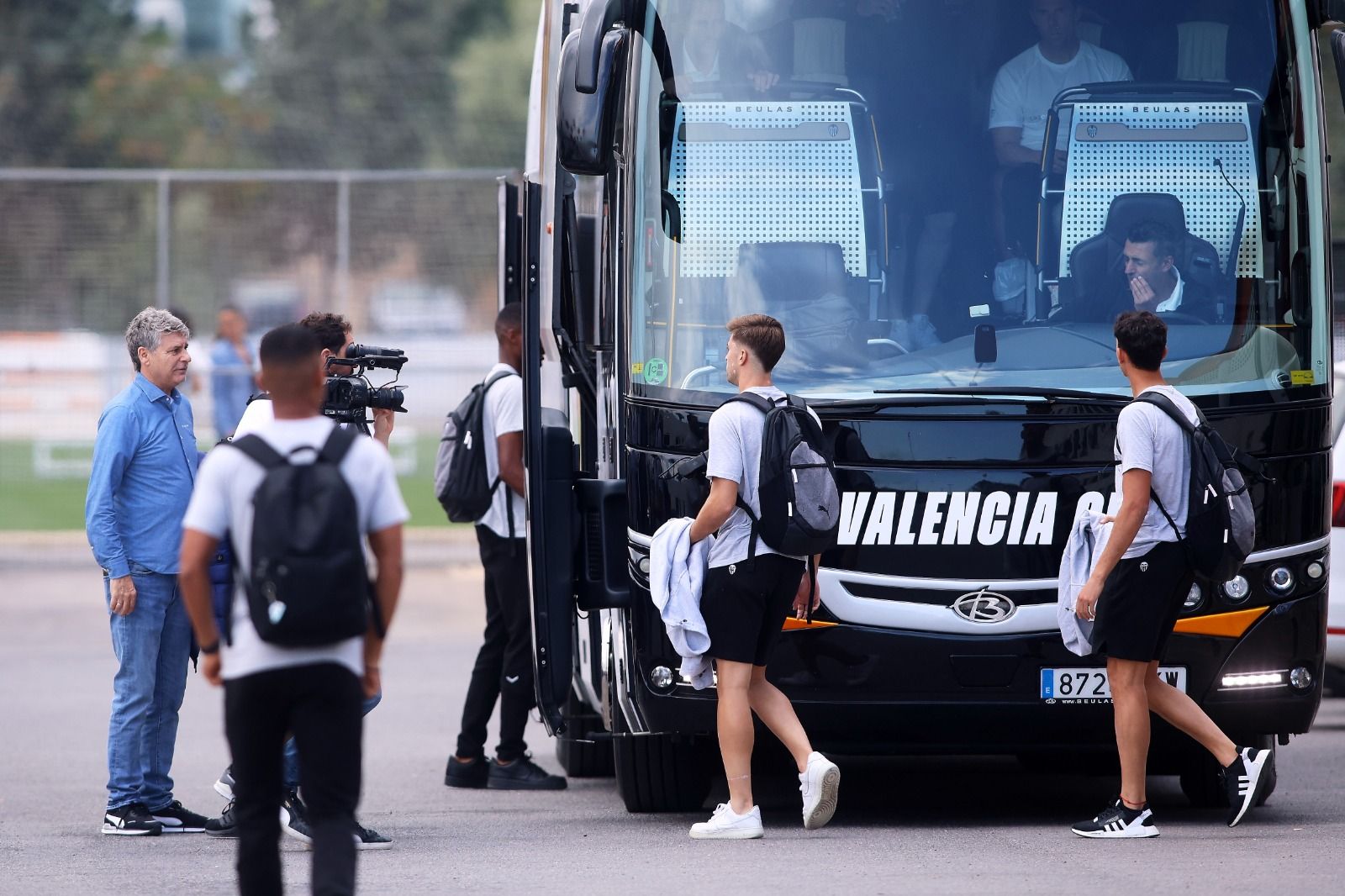 Así ha sido la salida del Valencia CF hacia la final de Elche