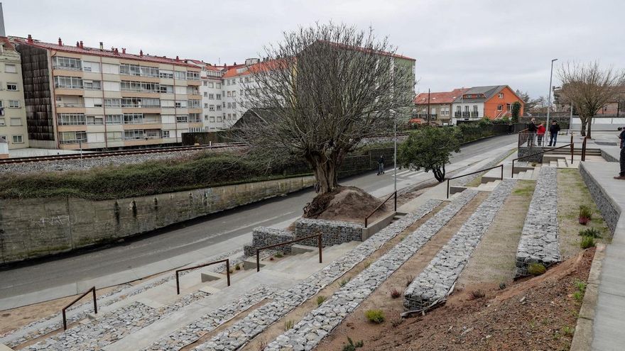 El PP exige una solución a la pérdida de arena en el nuevo acceso de Trabanca Sardiñeira