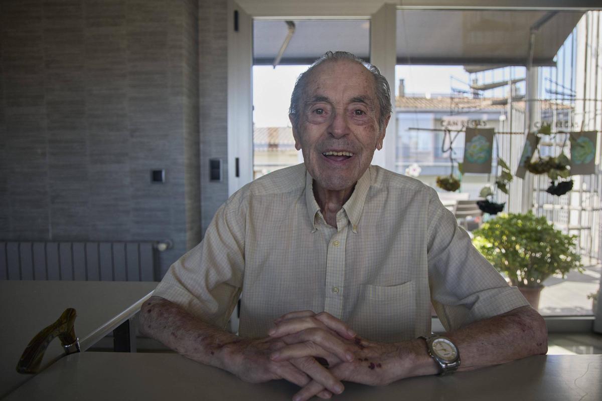 Joan Pi i Ventós, a la residència de Can Regàs.