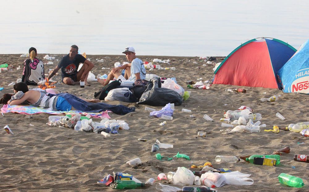 Así han quedado las playas después de la Noche de San Juan