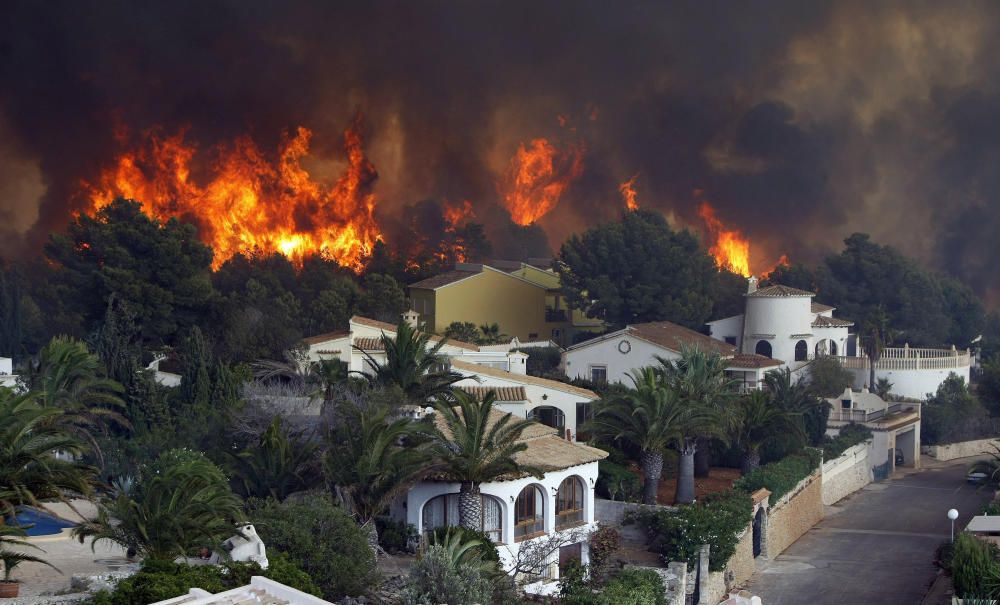 Incendio en Benitatxell y Xàbia