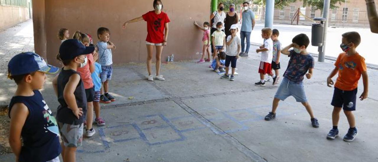 Manises Campamento De Arqueologia En Obradors Para Jovenes Levante Emv