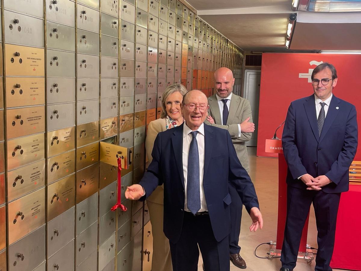 Madrid, la Caja de las Letras del Instituto Cervantes recibe el legado de Antonio Fernández Díaz 'Fosforito'