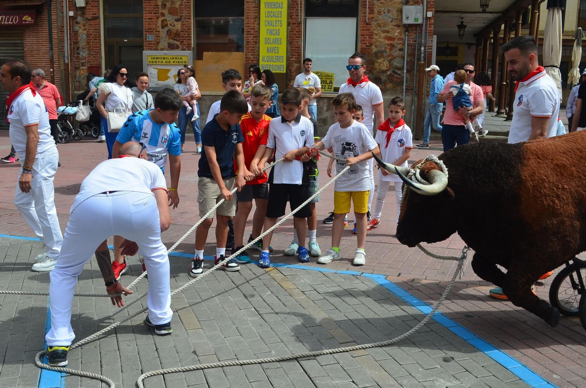 GALERÍA | Así de bien lo pasan los niños con los carretones de Gente del Toro, en Benavente