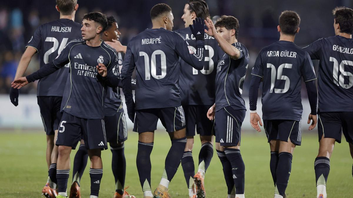 Los jugadores del Real Madrid celebrando un gol