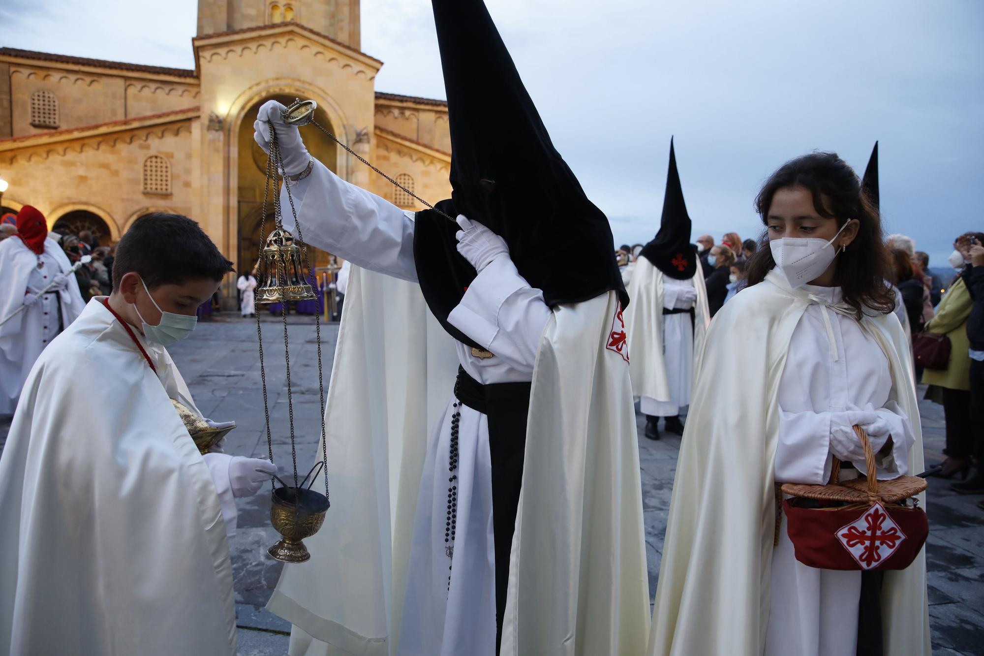 En imágenes: Procesión de Martes Santo en Gijón