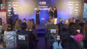Vanesa Lorenzo recoge el Premio Wellness/Estilo de vida en la Gala Woman SPORT