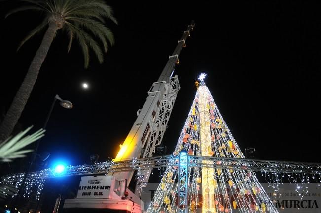 Encendido del Gran Árbol de Navidad de la Plaza Circular de Murcia