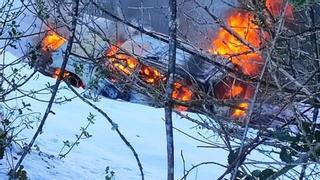 El Angliru se llena de "mayorinos": arde un coche y Riosa estalla por la proliferación de conductores que se saltan las normas del puerto