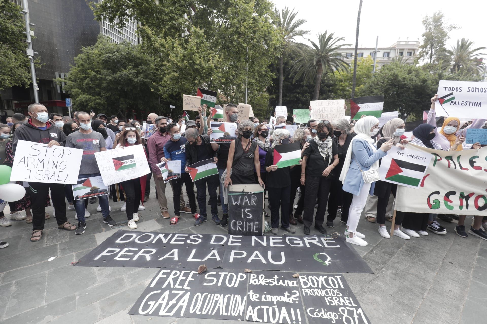 Cientos de personas se concentra en Palma para expresar su apoyo al pueblo palestino