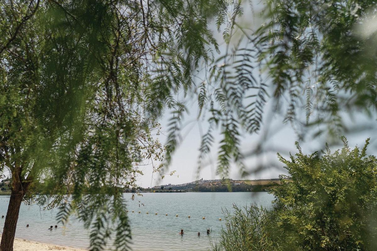 La Playita, la playa artificial gratuita de Arcos de la Frontera, en Cádiz