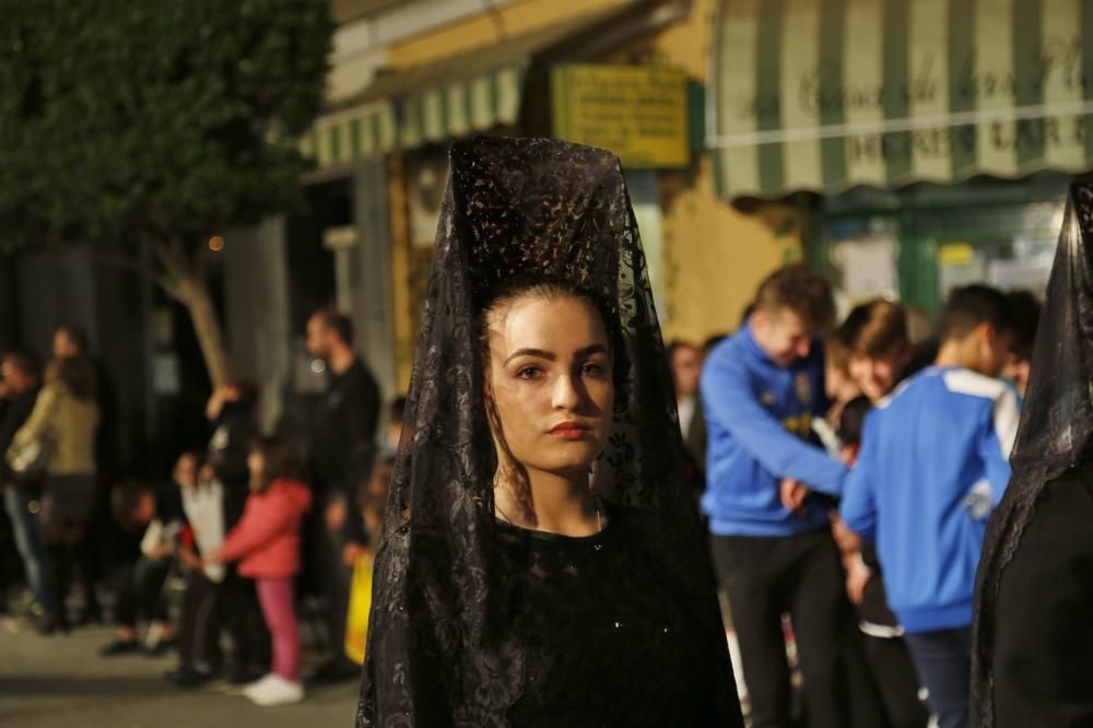 Algunas de las imágenes decanas de la Semana Santa se acercaron al mar y los paseos en Martes Santo