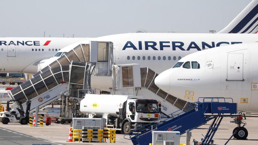 Varios aviones de Air France en el aeropuerto Charles de Gaulle.