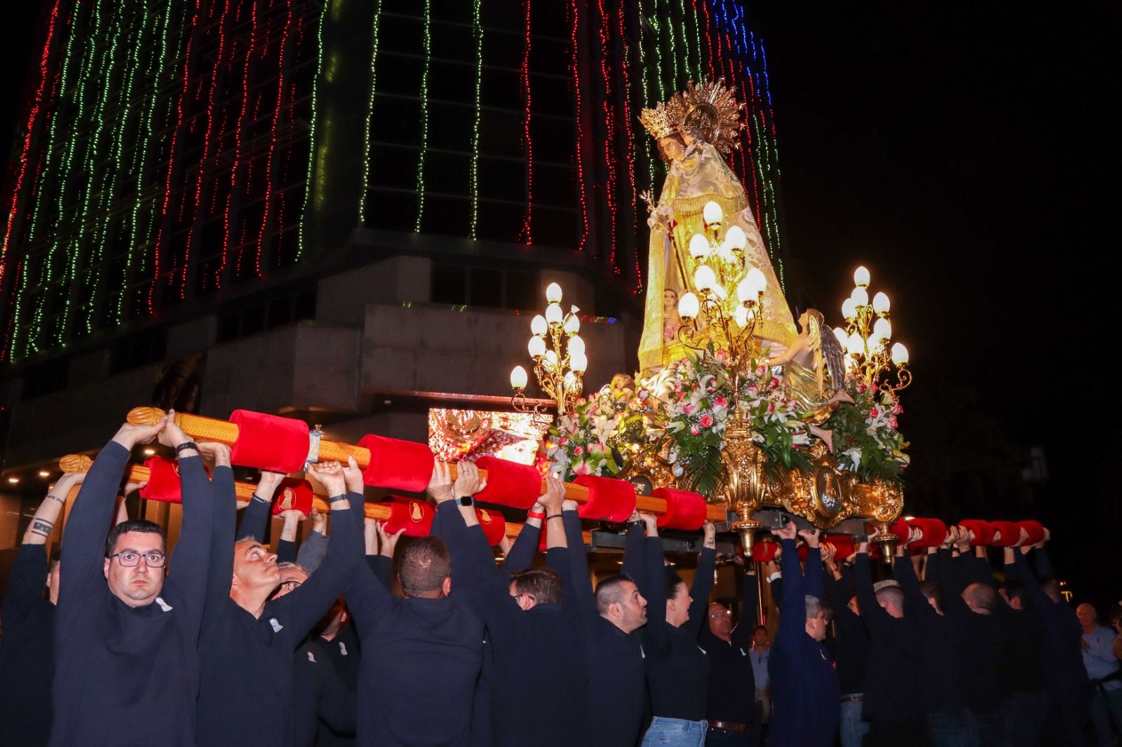 La imagen de la Virgen de los Desamparados retorna a la parroquia de San Luís Beltrán.