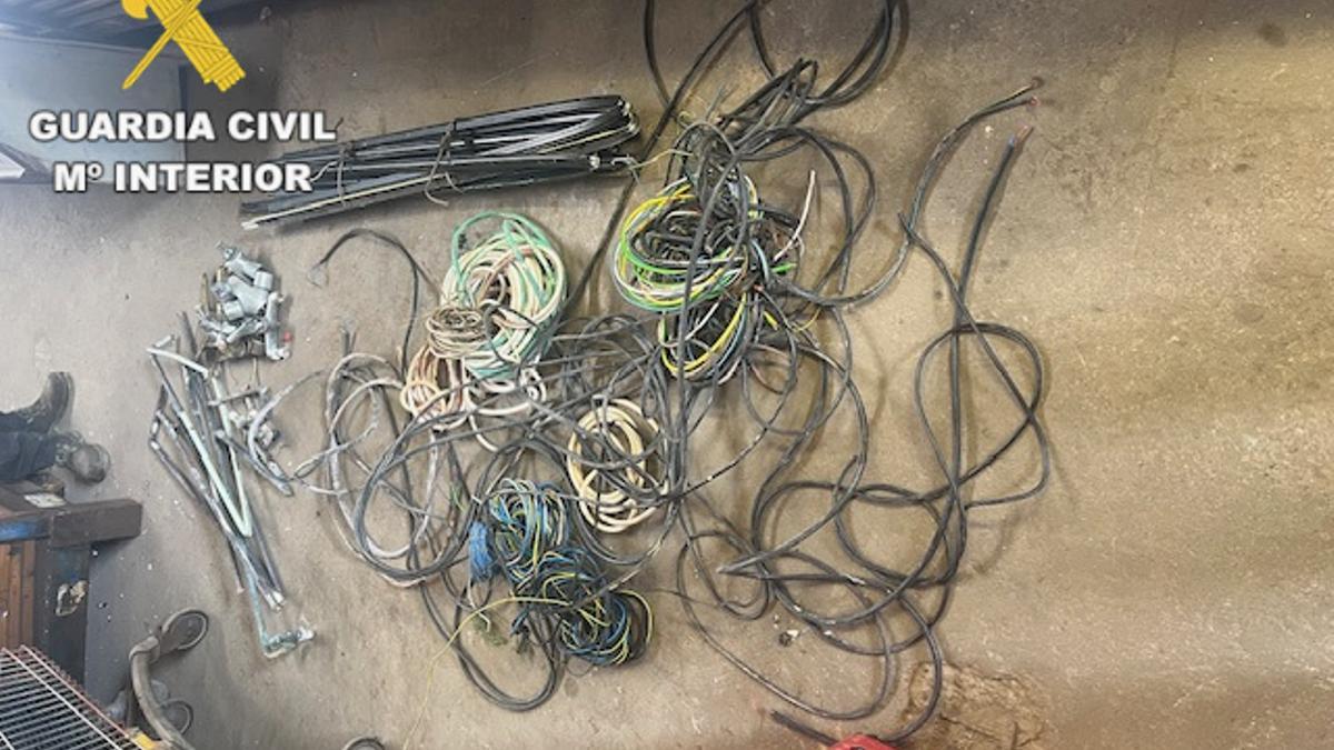 Material presuntamente robado por el ahora detenido.