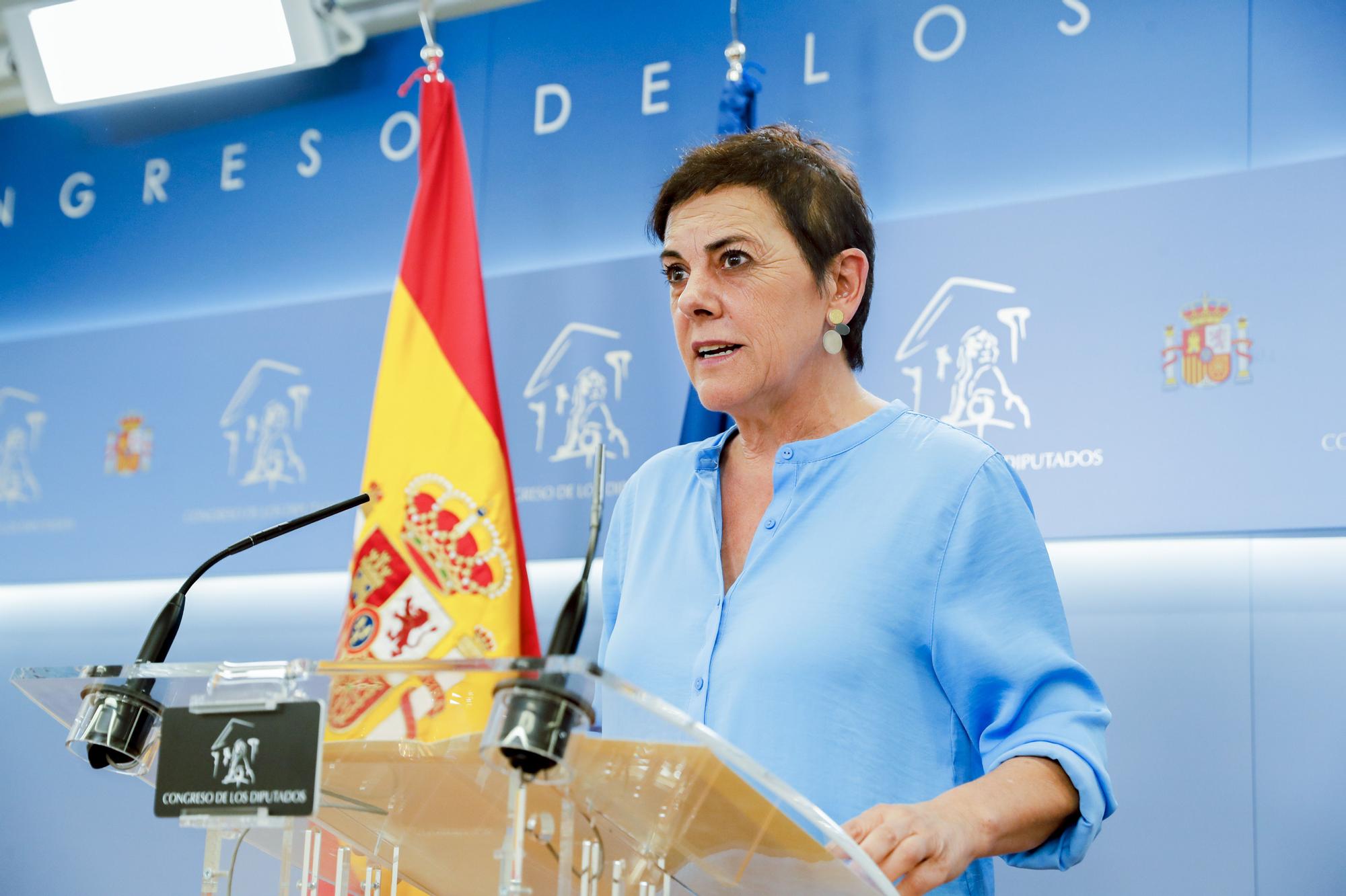 La portavoz de EH Bildu, Mertxe Aizpurua, en rueda de prensa en el Congreso.