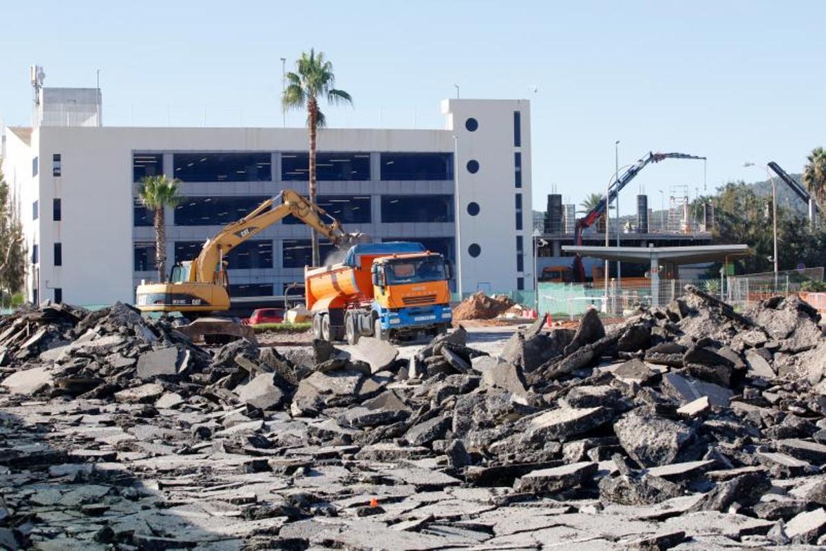 El aeropuerto está «a la espera de los últimos trámites» para abrir otra planta del edificio de aparcamientos