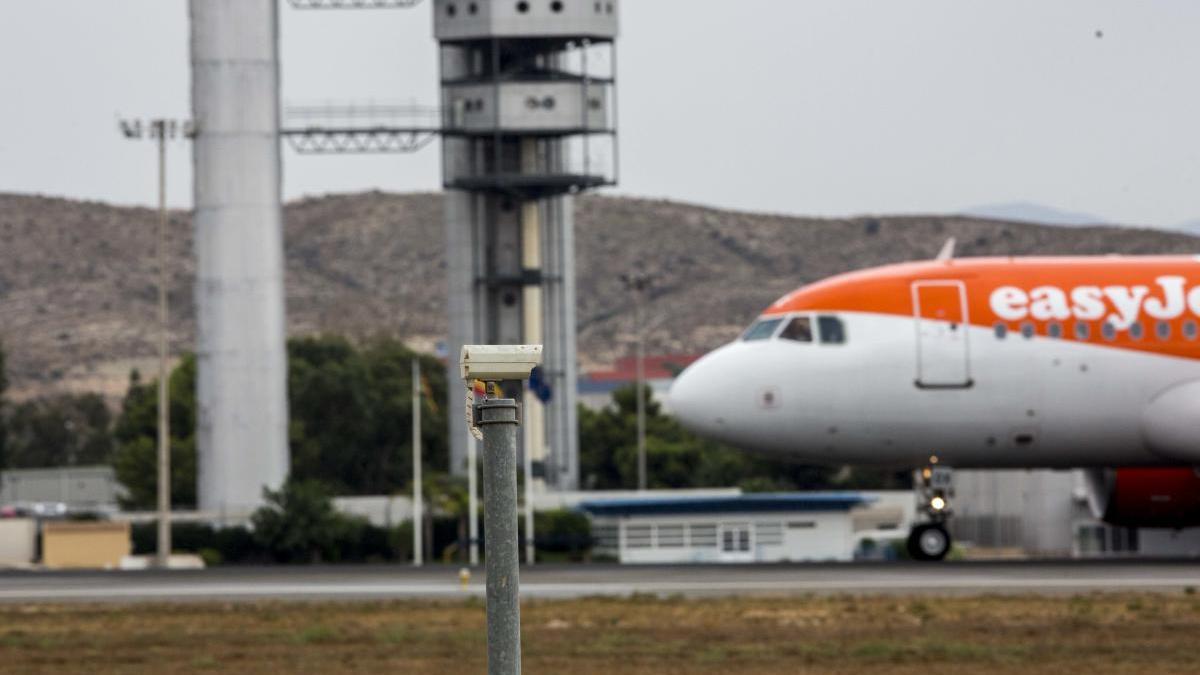 Easyjet prevé volver a volar desde el 15 de junio con un 50% de sus rutas en julio y el 75% en agosto