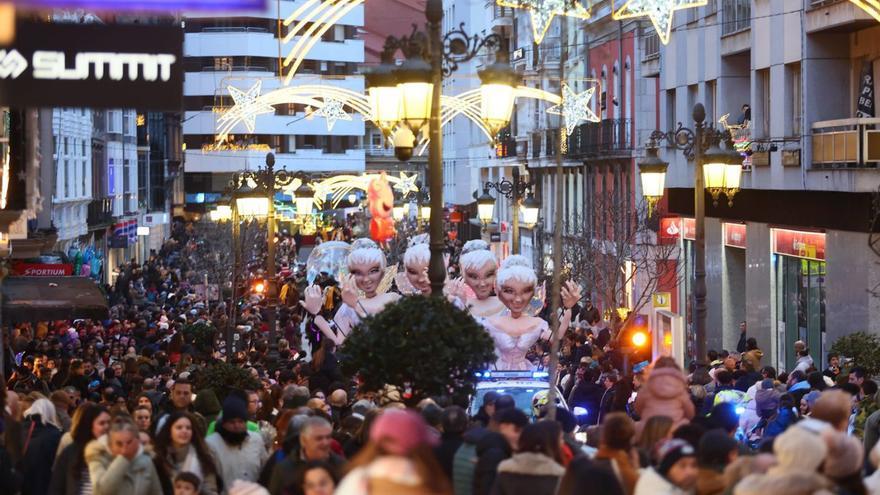 La calle La Cámara, hasta arriba de gente el día de la cabalgata. | MARIO CANTELI