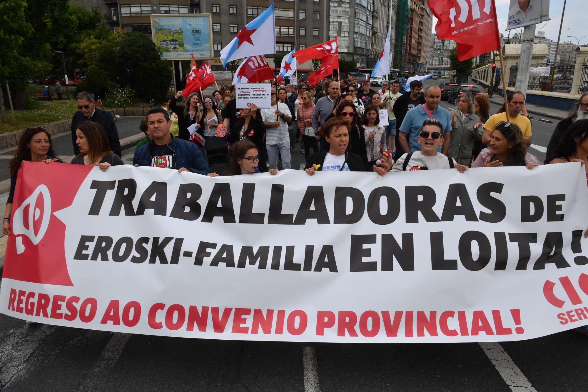 Manifestación de trabajadores de Eroski - Familia en el Obelisco