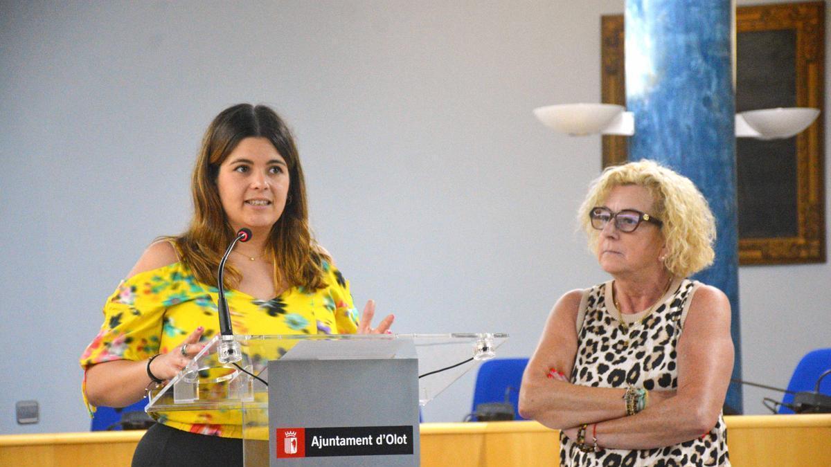 La regidora Susanna Pagès durant la roda de premsa.