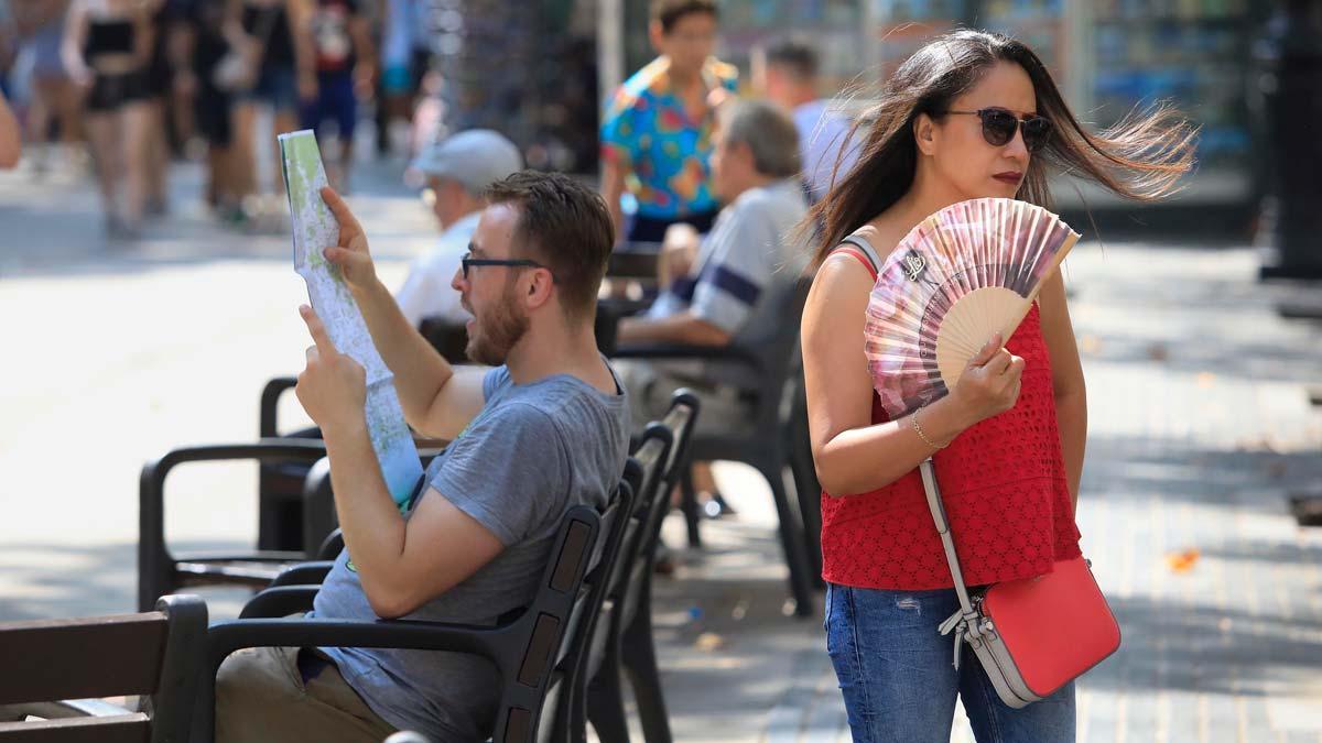 El verano será algo más caluroso de lo normal en la Península y Baleares, según la previsión de la AEMET