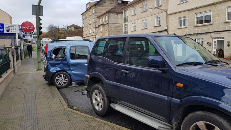 Dos de los coches que resultaron dañados. // F.G.S.