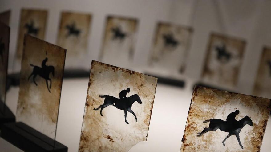 El Paraninfo desvela el universo creativo de Paula Ortiz en una exposición