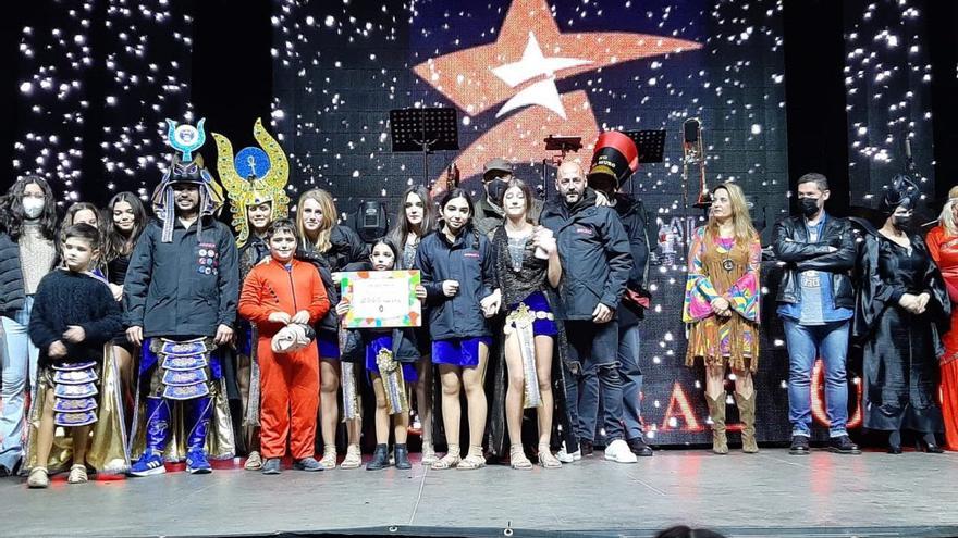 Acto de entrega de los premios a las peñas ganadoras de las fiestas.