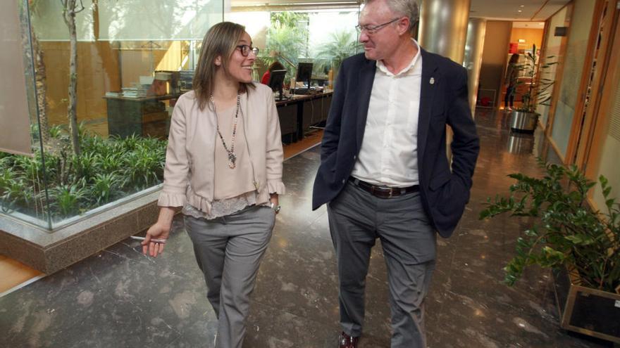 Ethel Vázquez y Jesús María Fernández, esta mañana en O Rosal. / FdV